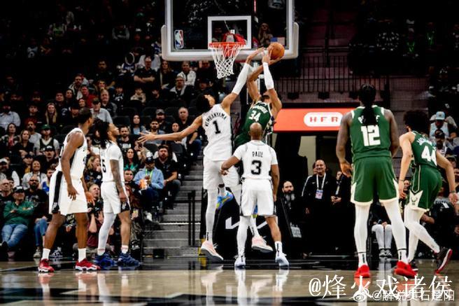 福克斯:当文班亚马回归球队后,会提升我们攻防两端的实力 福克斯:当文班亚马回归球队后,会提升我们攻防两端的实力